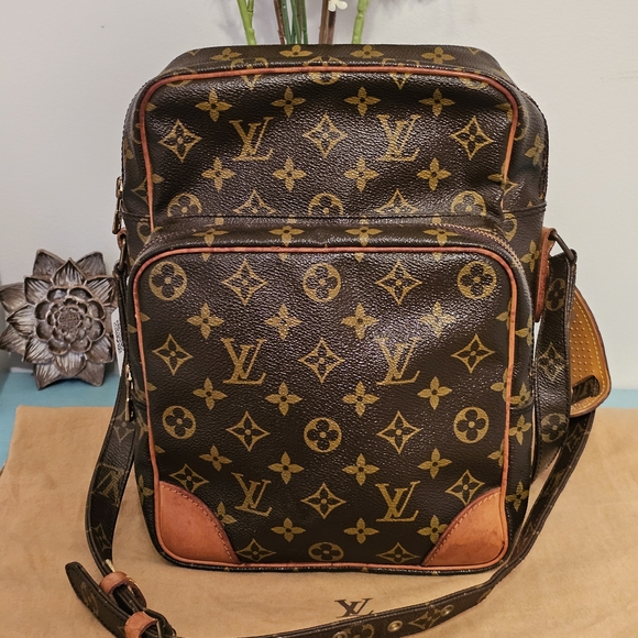 Louis Vuitton Handbags - Rare Louis Vuitton Monogram Amazone MM size